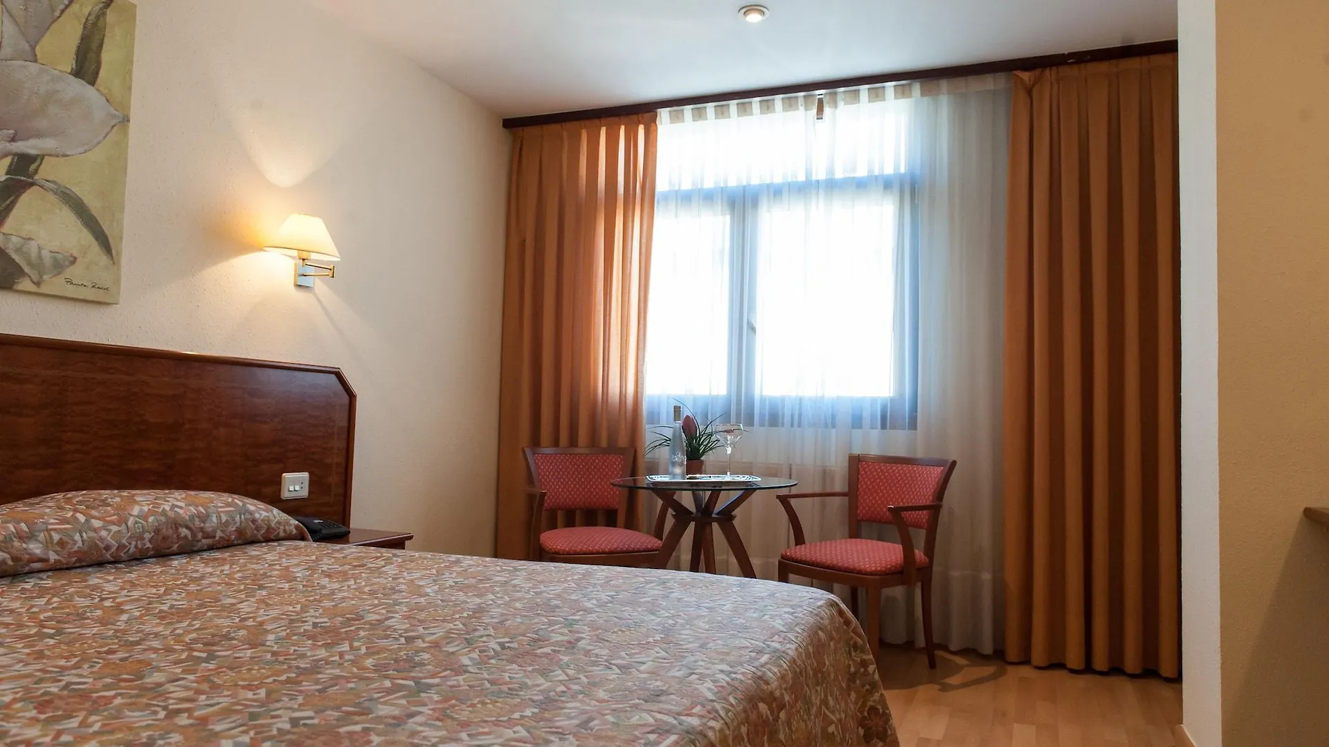 Hotel Unzaga Plaza Eibar 3*,