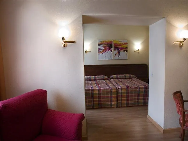 Hotel Unzaga Plaza Éibar 3*,
